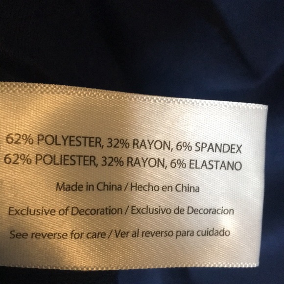 ISAAC MIZRAHI Embroidered Beautifully Long Line Buttery Soft Graphic Top - Picture 16 of 16